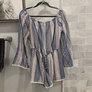 Onetheland Over the shoulder romper